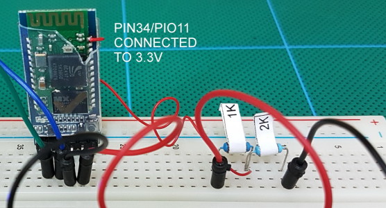 HC-05_2.0-20100601_BreadBoard_Pin34Closeup_1200